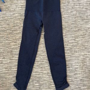Lululemon cropped blue leggings